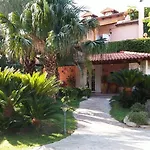 Il Giardino Delle Jacaranda 4*