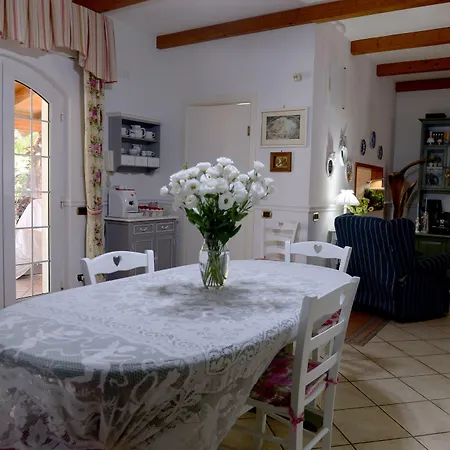 Couette-café Il Giardino Delle Jacaranda