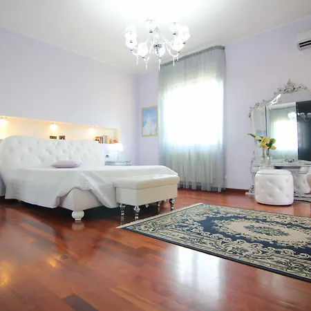 Il Giardino Delle Jacaranda Couette-café 4*