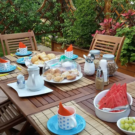 Oda ve Kahvaltı Il Giardino Delle Jacaranda