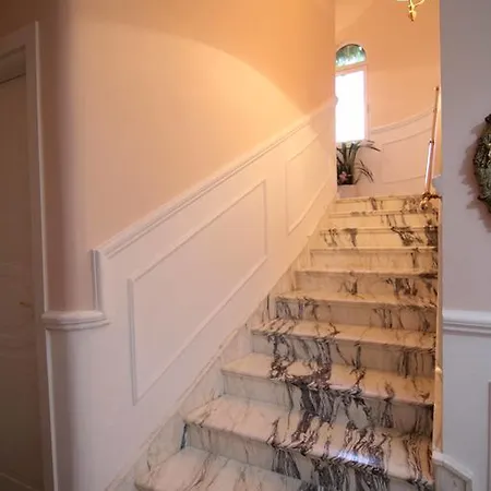 Oda ve Kahvaltı Il Giardino Delle Jacaranda