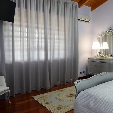 Il Giardino Delle Jacaranda