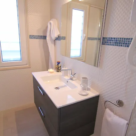 Il Giardino Delle Jacaranda